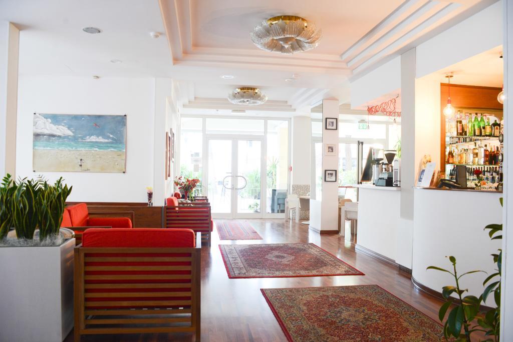 Hotel Vergilius Riccione Exterior foto
