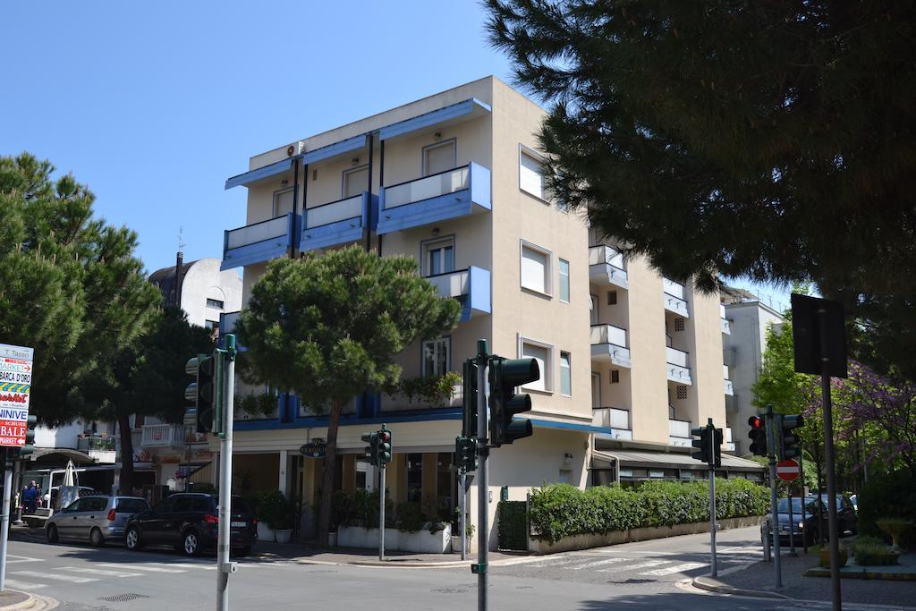 Hotel Vergilius Riccione Exterior foto
